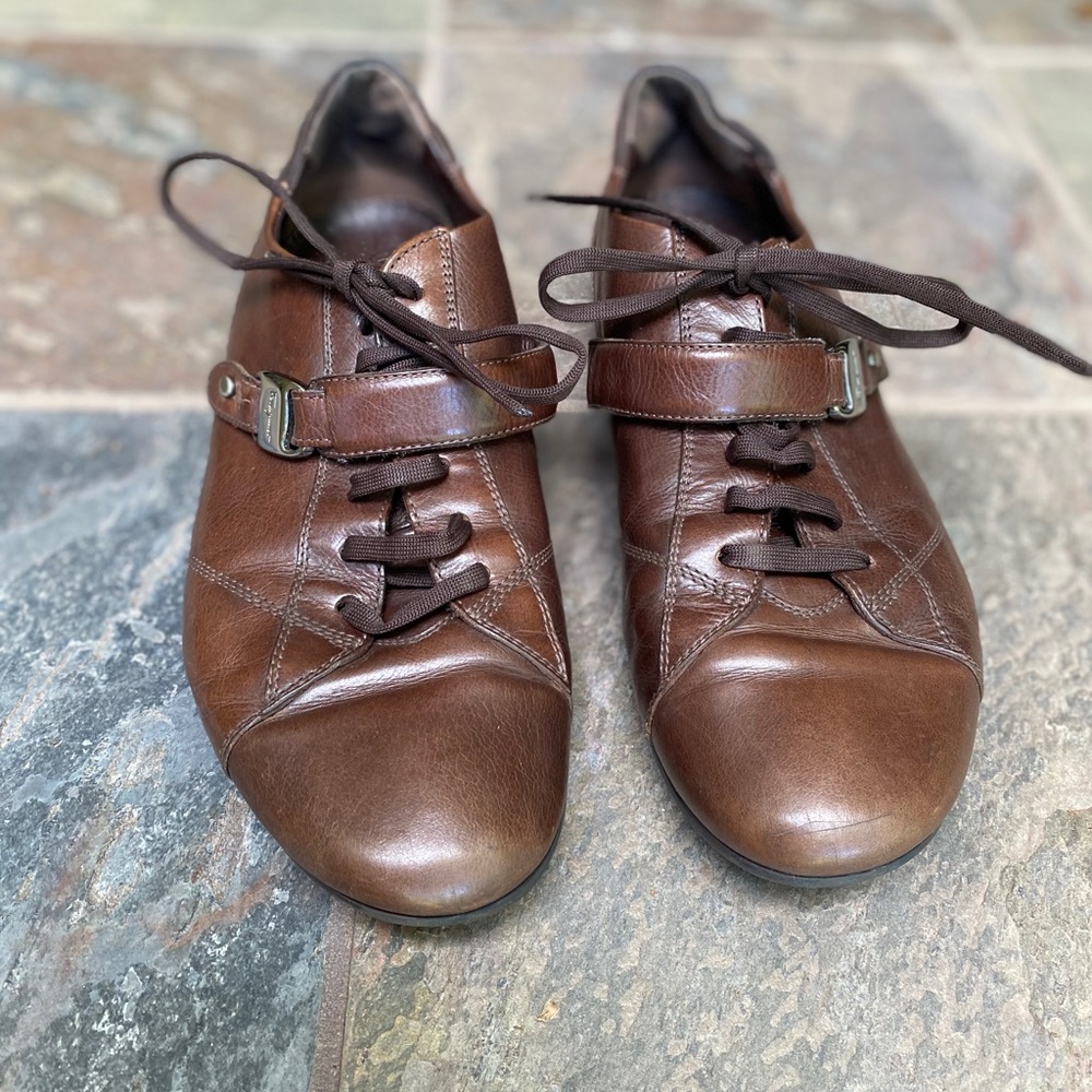 Unique Ferragamo casual lace ups